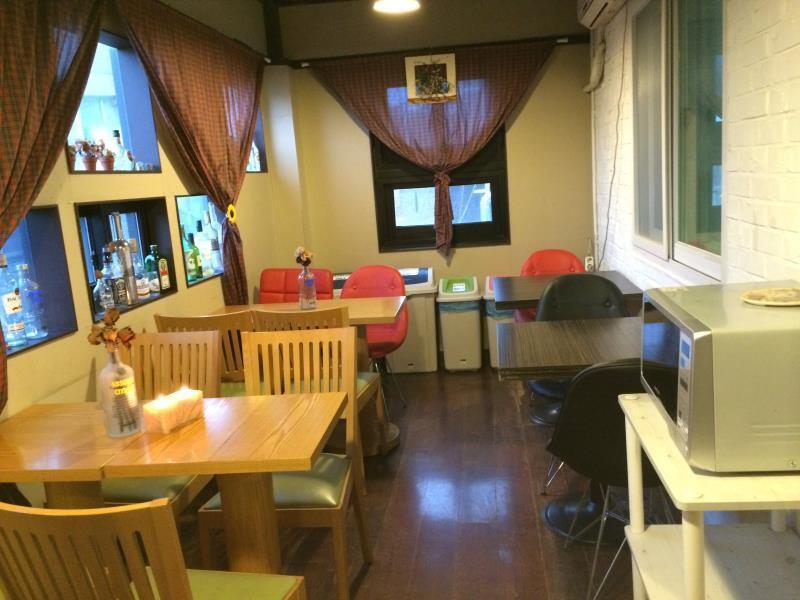 Comeinn Guesthouse Hongdae - Female Only Сеул Екстер'єр фото