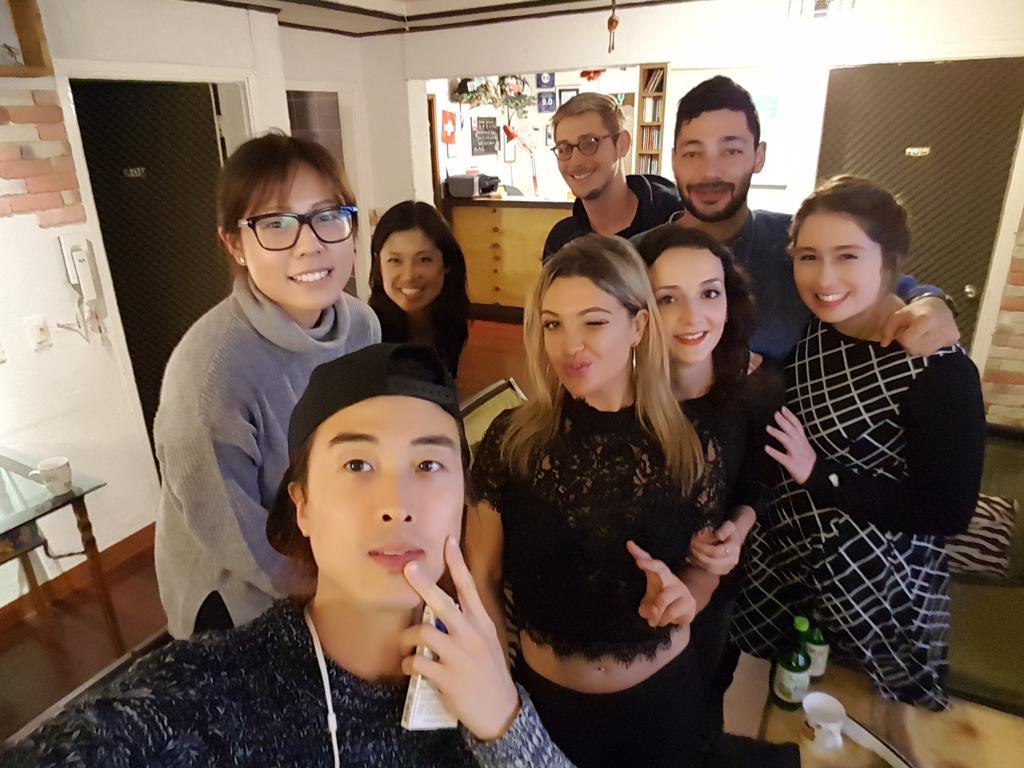 Comeinn Guesthouse Hongdae - Female Only Сеул Екстер'єр фото