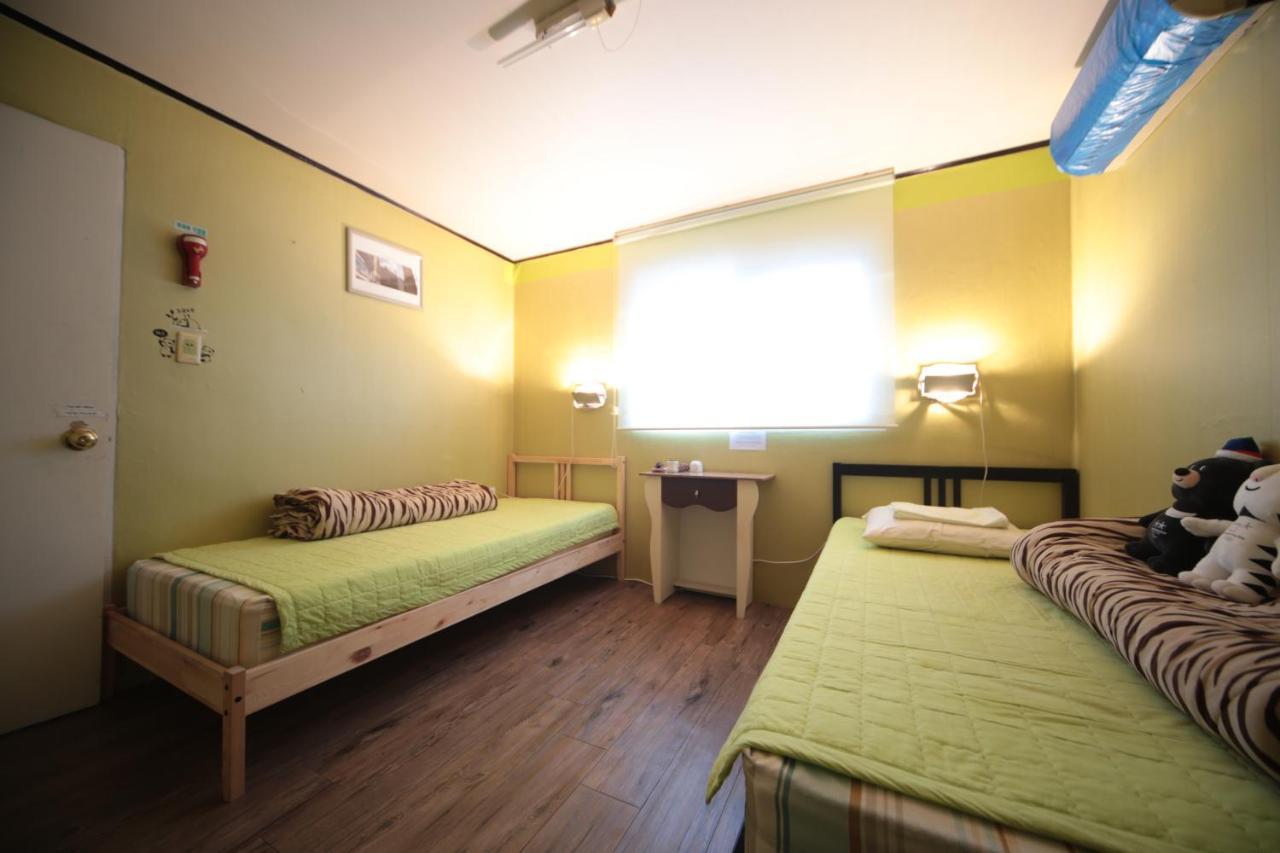 Comeinn Guesthouse Hongdae - Female Only Сеул Екстер'єр фото