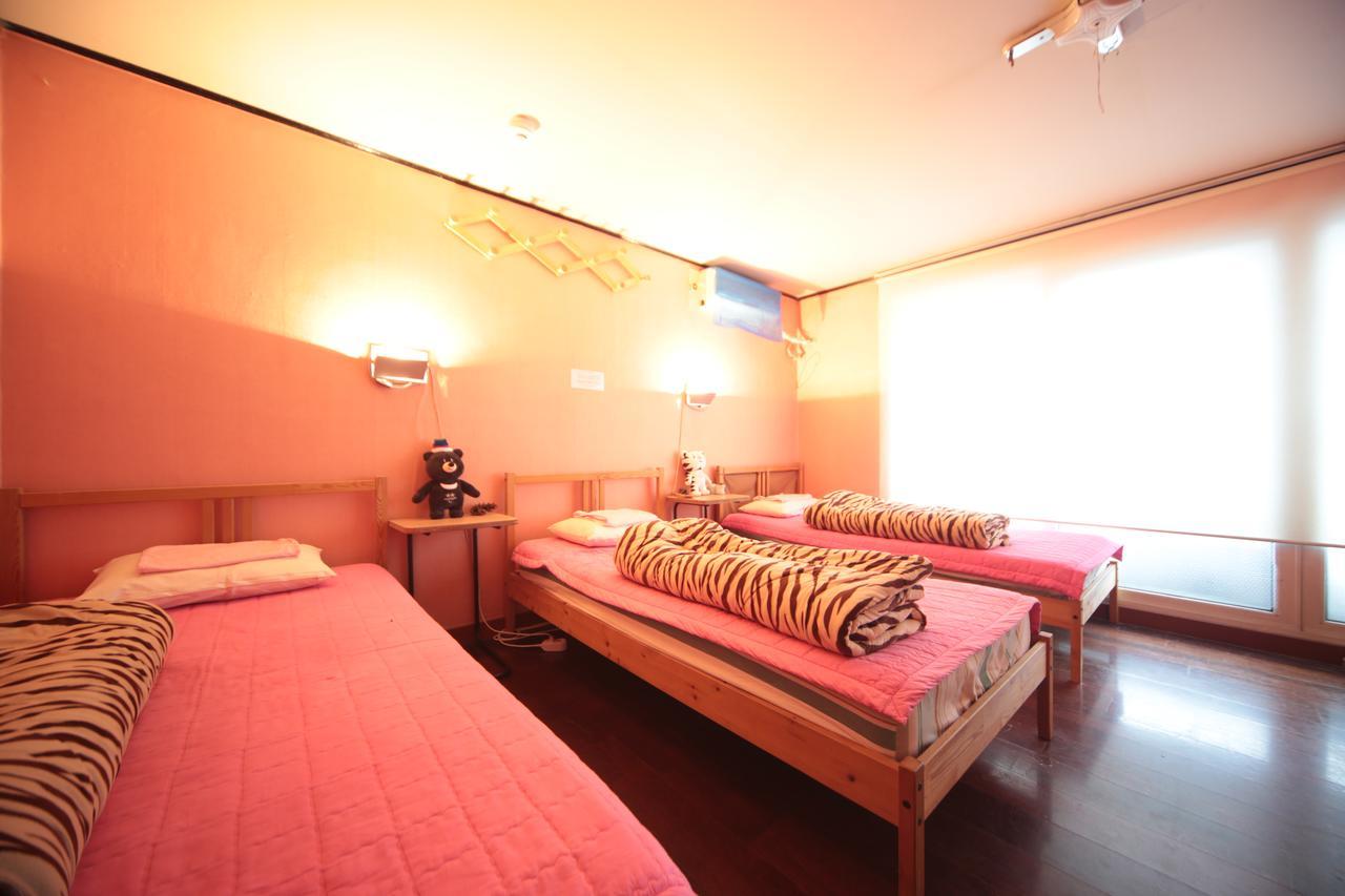 Comeinn Guesthouse Hongdae - Female Only Сеул Екстер'єр фото