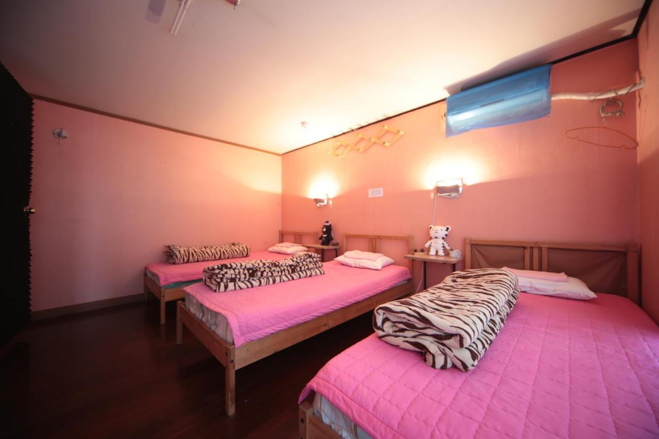 Comeinn Guesthouse Hongdae - Female Only Сеул Екстер'єр фото