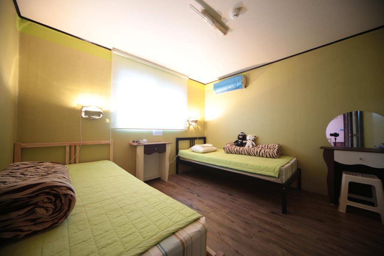 Comeinn Guesthouse Hongdae - Female Only Сеул Екстер'єр фото